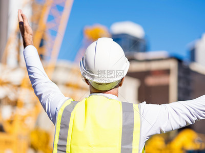 建筑工地上的守護(hù)者 工程師與建設(shè)者的施工交響曲